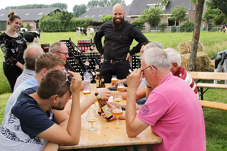 9-6-2018 - Proeverij in zomersfeer door de PLUS in Waarder_12